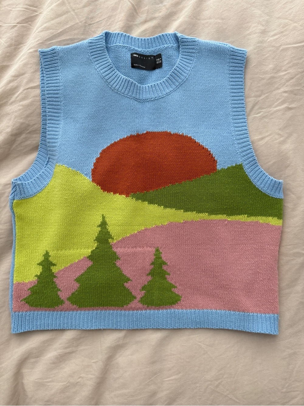 Multicolored Knitted Vest with A Sunny Landscape Design